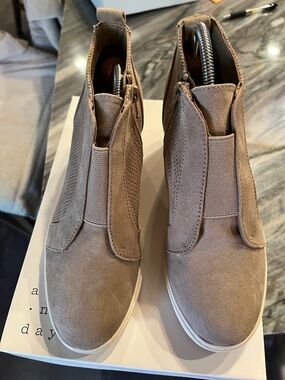 A New Day "Kolie" Faux Suede Wedged Bootie - TAUPE - 7M - NWT